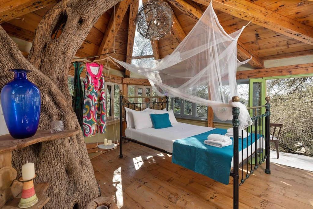 Margaritis'S Treehouse Villa Paramonas  Exteriör bild