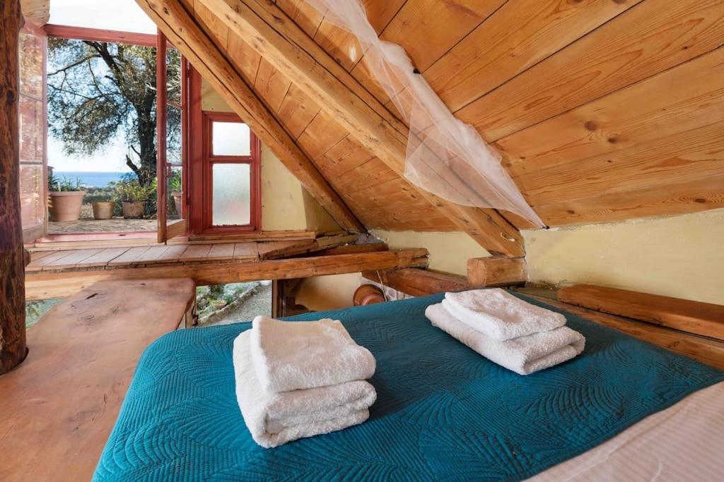 Margaritis'S Treehouse Villa Paramonas  Exteriör bild